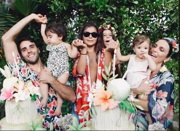 Ivete Sangalo e Daniel Cady com os filhos, Helena, Marina e Marcelo por Reprodução/Instagram