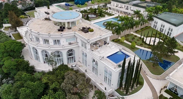 Maior mansão do Brasil por Reprodução