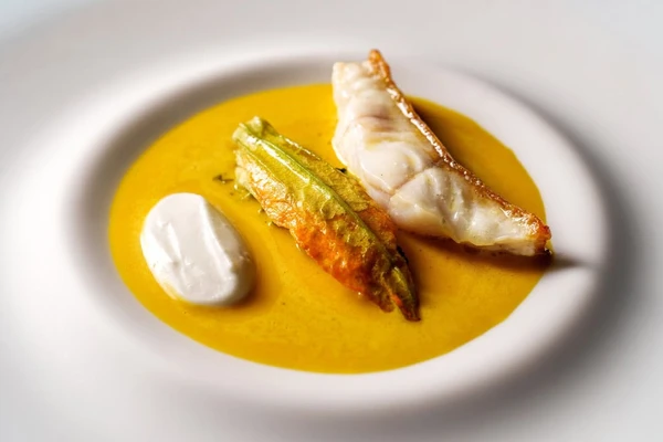 Pratos do Tuju por Reprodução