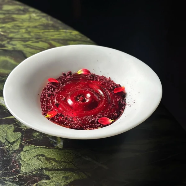 Pratos do Tuju por Reprodução