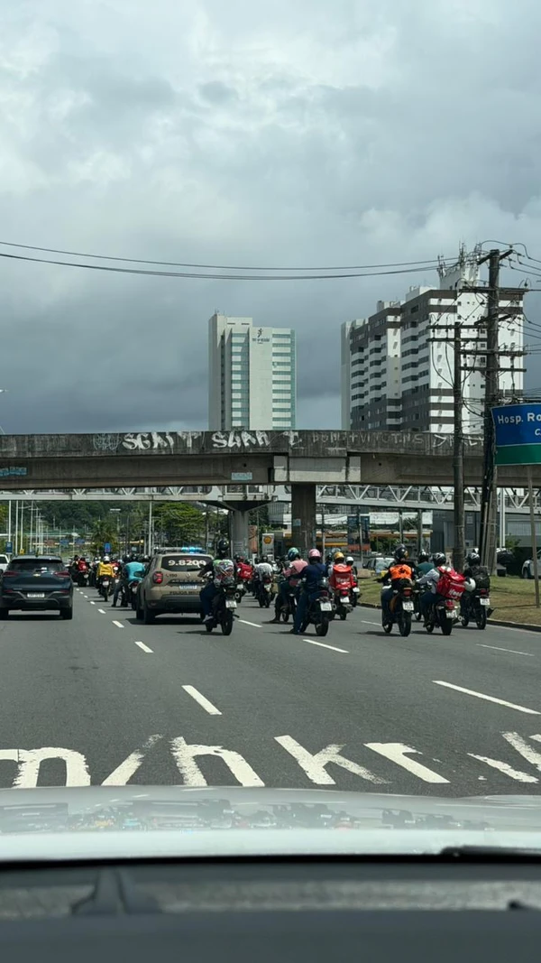 Protesto de motoristas e entregadores por CORREIO