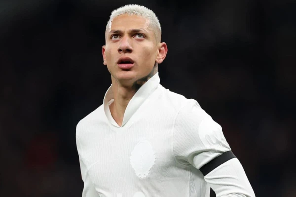 Richarlison fez desabdo emocionante durante entrevista