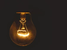 Imagem - Conta de luz deve subir 8% em 2026 e ficar acima da inflação; veja impacto no bolso