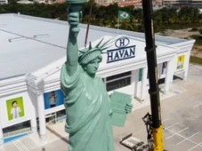 Imagem - MP aciona Havan por estátua em capital nordestina e cobra R$ 500 mil por 'poluição visual'