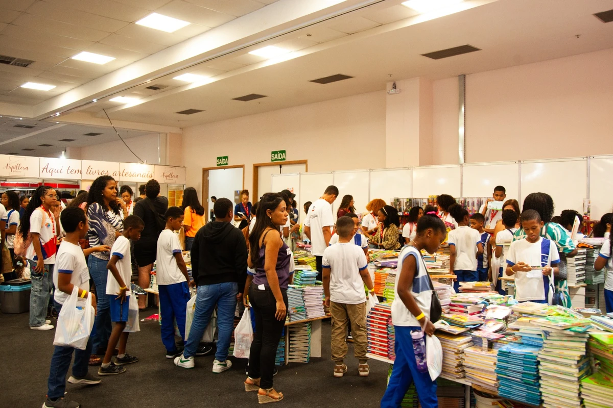 Bienal do Livro Bahia 2026 é a aberta nesta quarta (15) com presença de autoridades e escritores por Sora Maia/CORREIO