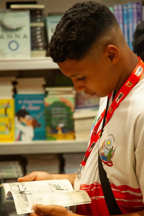 Bienal do Livro Bahia 2026 é a aberta nesta quarta (15) com presença de autoridades e escritores por Sora Maia/CORREIO