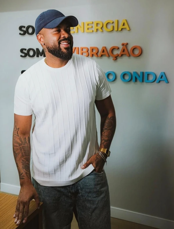 ‘Diggo’ é anunciado pelo Grupo Onda como novo agenciado em parceria com o ‘Menos é Mais’ por Reprodução/Redes Sociais 