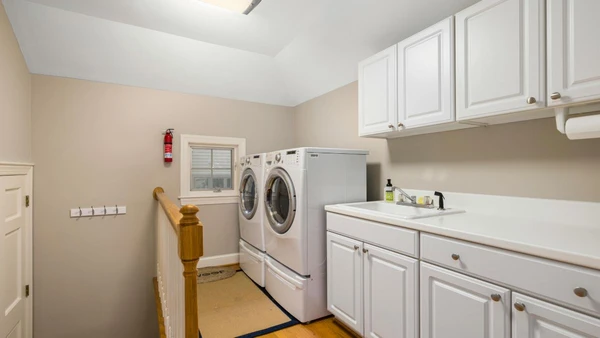 Projetos mais atuais estão deixando de lado o tanque tradicional para ganhar área útil e leveza visual