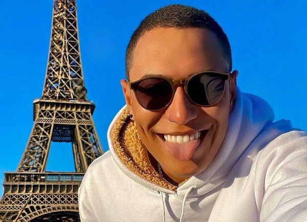 Raphael atua nos bastidores do projeto, com pouca exposição pessoal pública nas redes em comparação ao alcance da página por Reprodução