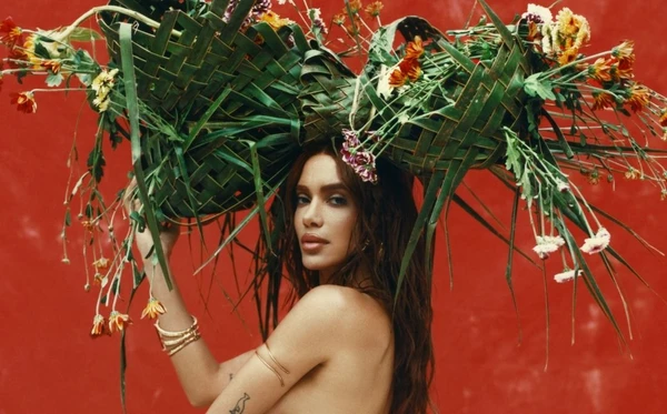 Anitta estreia EQUILIBRIVM, álbum mais pessoal da carreira, com Shakira, Liniker e tributo à Bahia