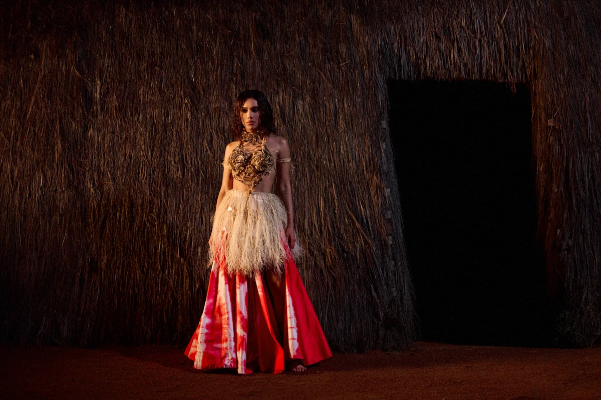 Anitta lança EQUILIBRIVM, álbum mais íntimo da carreira, com Shakira, Liniker e homenagens à Bahia por DIvulgação