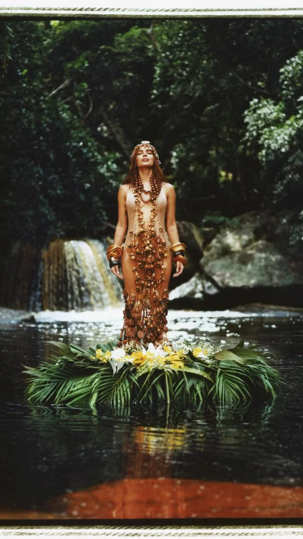 Anitta na divulgação do álbum "Equilibrium" por Reprodução/Instagram