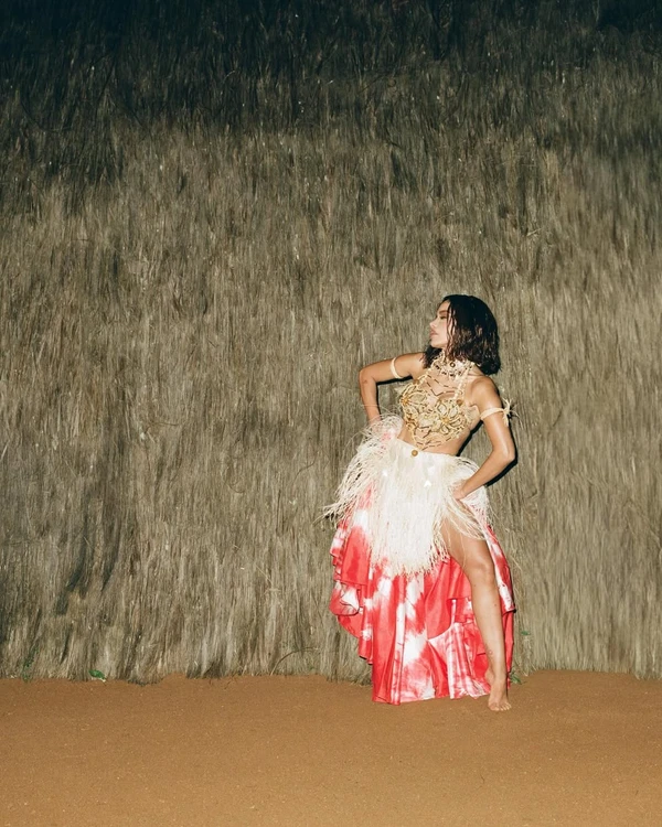 Anitta na divulgação do álbum "Equilibrium" por Reprodução/Instagram