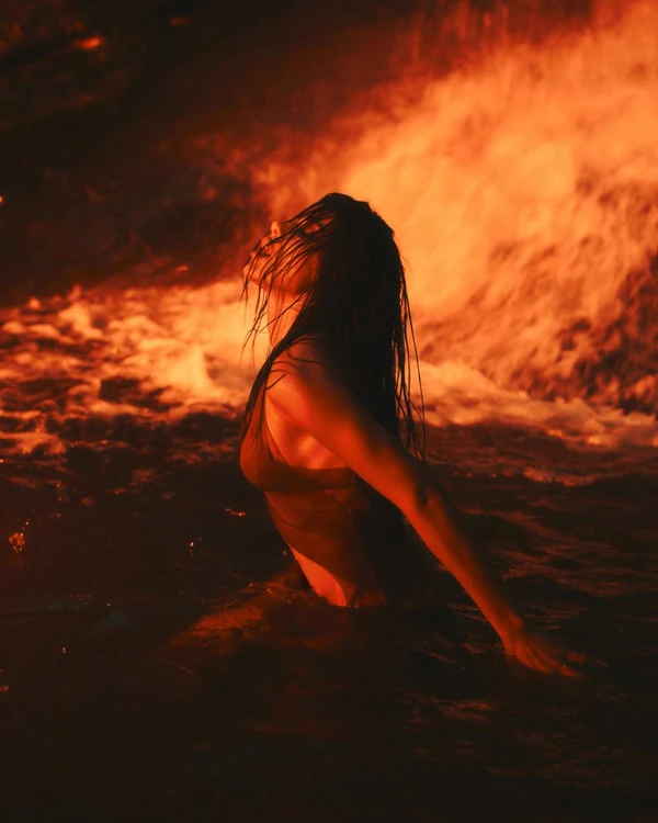 Anitta na divulgação do álbum "Equilibrium" por Reprodução/Instagram