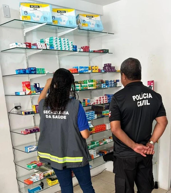 Farmácia foi interditada por Divulgação