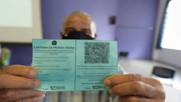 Idosos têm direito a passagens gratuitas em lanchas e navios; veja como garantir