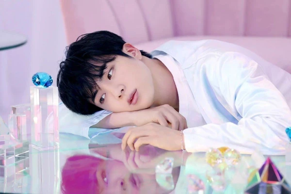 Jin é o membro mais velho do BTS, com 33 anos