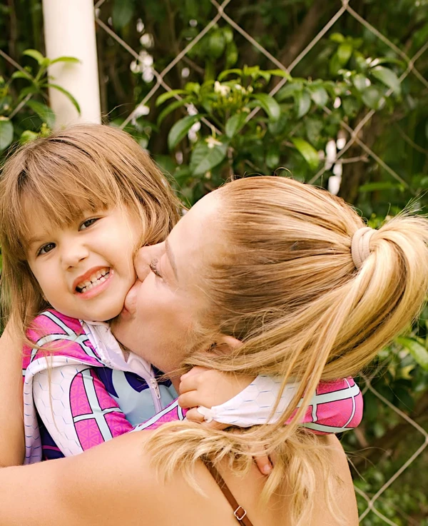 Poliana Rocha e neta por Reprodução/Instagram