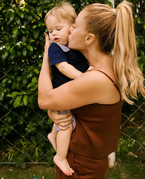 Poliana Rocha e neto por Reprodução/Instagram