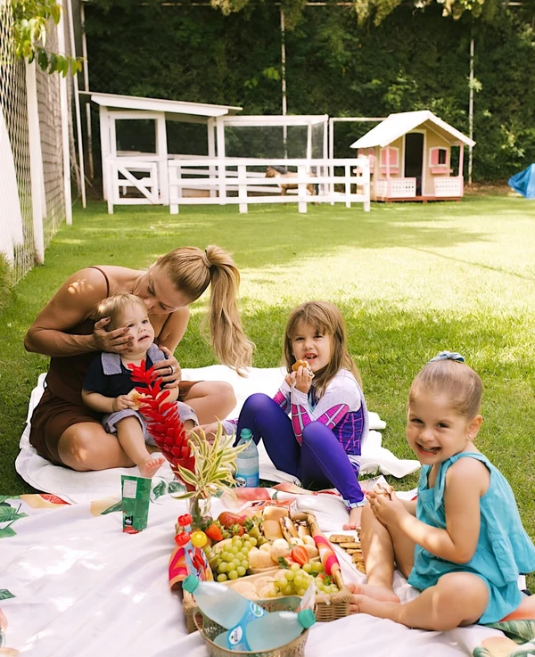 Poliana Rocha e os netos por Reprodução/Instagram