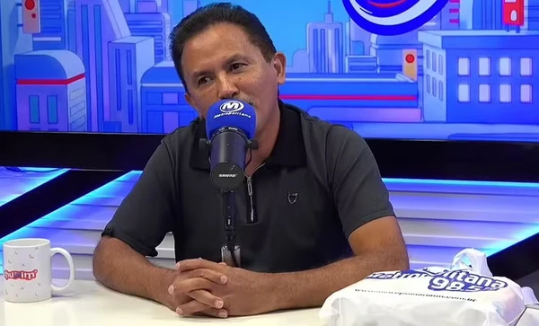 Pré-candidato, Manoel Gomes, do hit 'Caneta Azul', não sabe responder sobre propostas