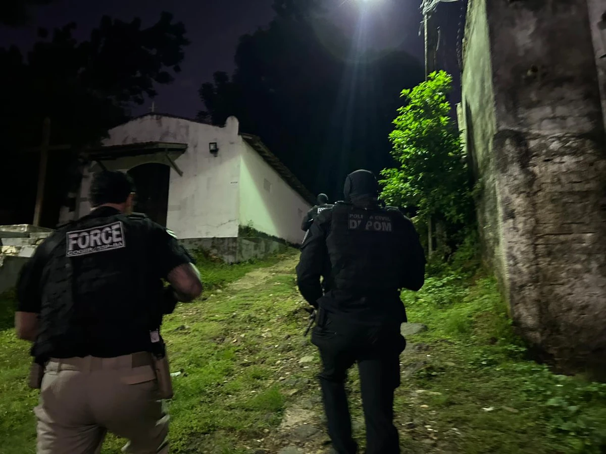 Veja fotos da operação que prendeu policial miltar por Divulgação