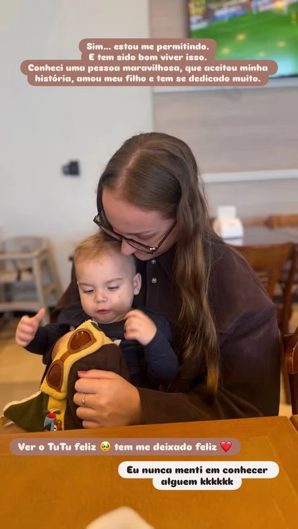 Antes do desabafo, Lucas havia postado uma foto ao lado da nova namorada e do filho, Arthur, de apenas um ano por Reprodução/Redes Sociais 