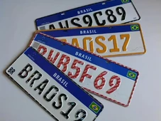 Imagem - Comissão aprova projeto que recoloca estado e município nas placas de veículos no Brasil