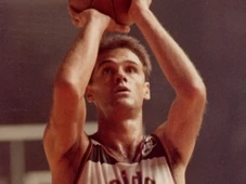 Imagem - Oscar Schmidt detestava apelido que recebeu no esporte: 'Mão Santa é o cacete'