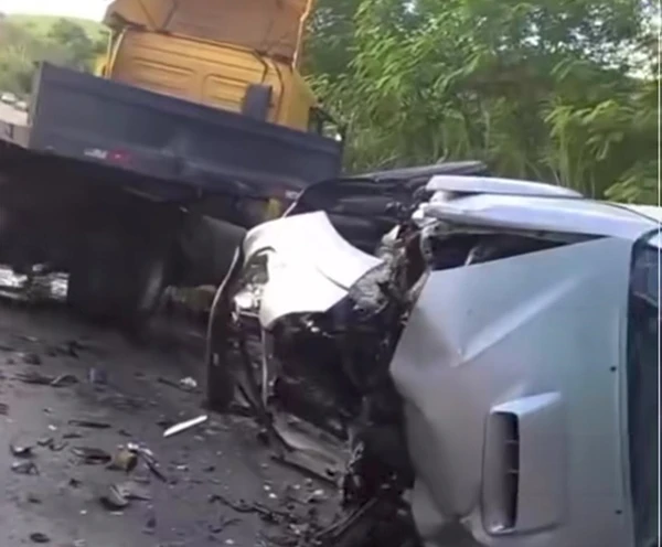 Acidente causou mortes na região de Teixeira de Freitas