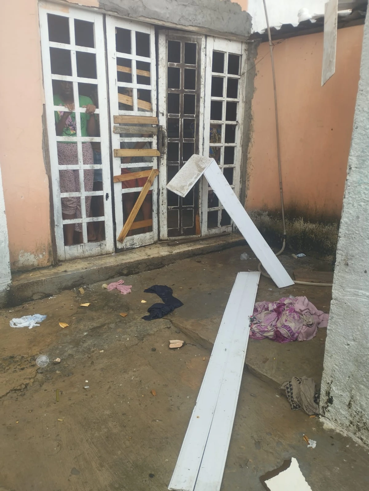 “Ali era um massacre”: Ex-internos denunciam tortura e fome em centro terapêutico na Bahia por Leitor Correio