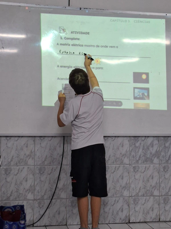 Tom em sala de aula por Divulgação