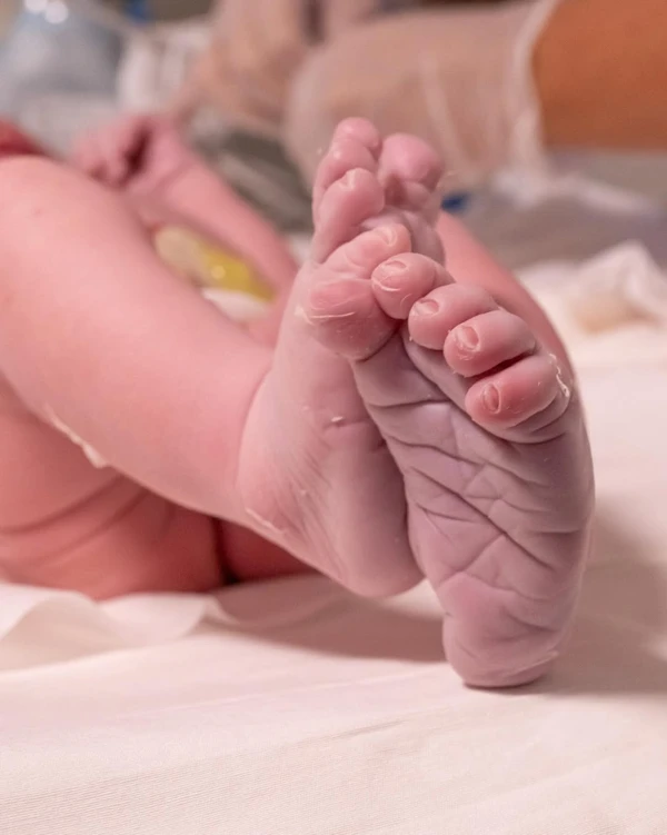 Bebê nasceu horas após inauguração da maternidade por Renata Casali/Divulgação