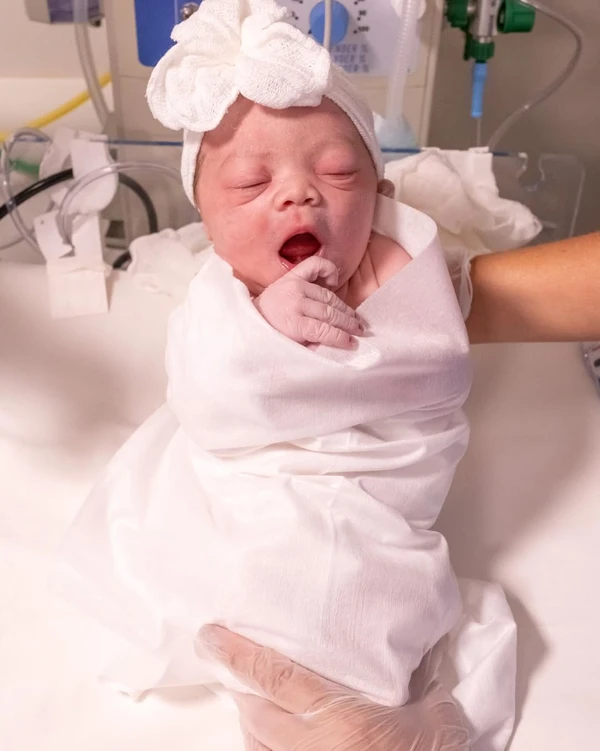 Bebê nasceu horas após inauguração da maternidade por Renata Casali/Divulgação