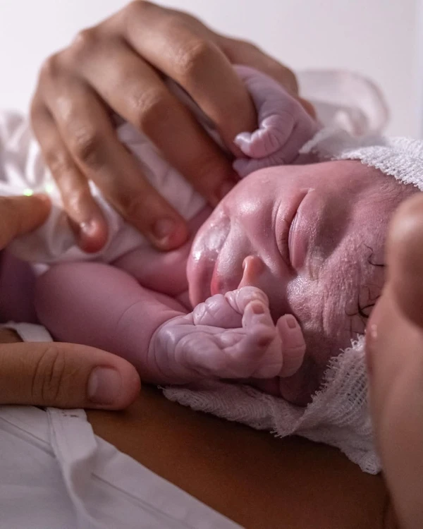 Bebê nasceu horas após inauguração da maternidade por Renata Casali/Divulgação