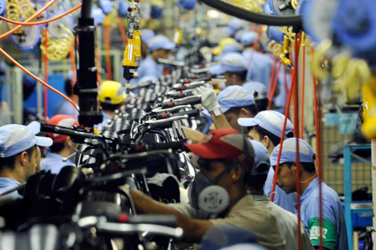 CNI aponta que a redução da jornada  com manutenção dos salários pode elevar o custo do emprego formal