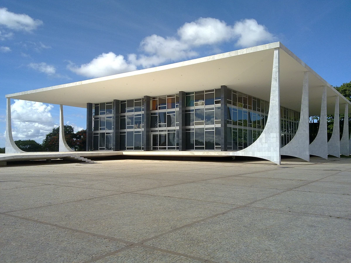 Palácios de Brasília por Wikimedia Commons