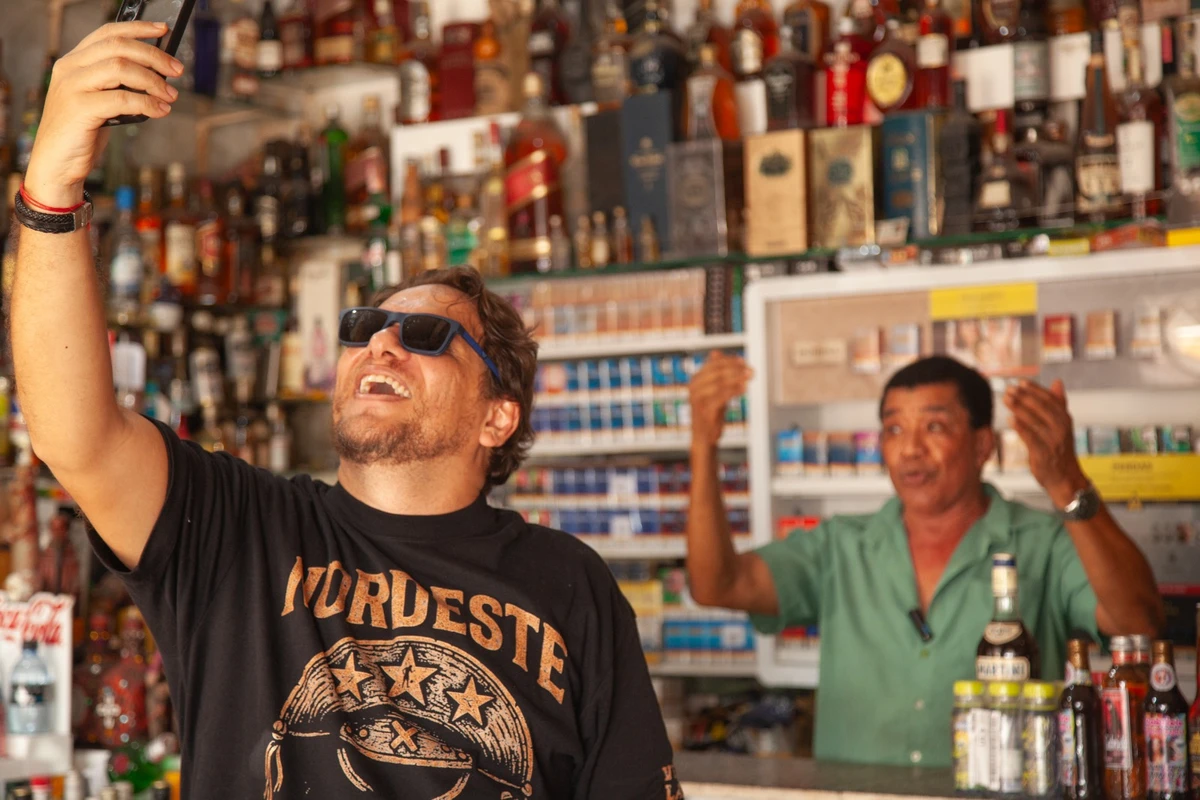 Recanto do Gino: o bar em Salvador onde a cachaça virou patrimônio histórico por Sora Maia