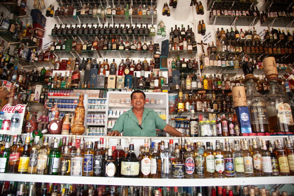Recanto do Gino: o bar em Salvador onde a cachaça virou patrimônio histórico