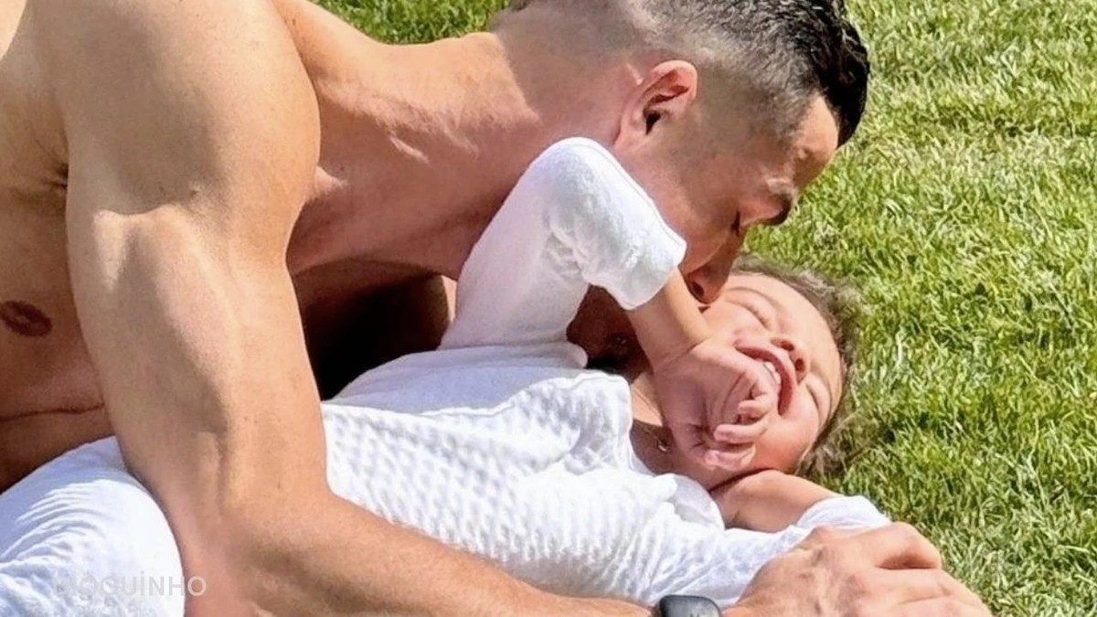 Cristiano Ronaldo abre o coração no aniversário da caçula e comove a web por Reprodução/Instagram