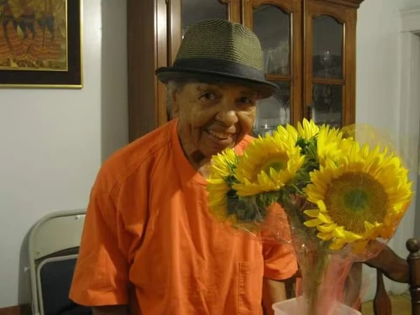 Dona Remy foi cozinheira de Michael Jackson por Reprodução