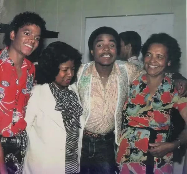 Dona Remy foi cozinheira de Michael Jackson por Reprodução