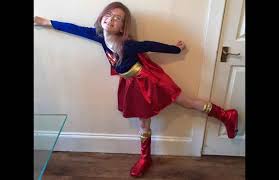 Olivia Farnsworth por Reprodução