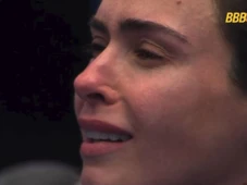 Imagem - Ana Paula cai no choro ao saber da morte do pai: 'Estou sozinha no mundo'