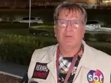 Imagem - Repórter do SBT é surpreendido com declaração de amor ao vivo e reage: 'Sou hétero'