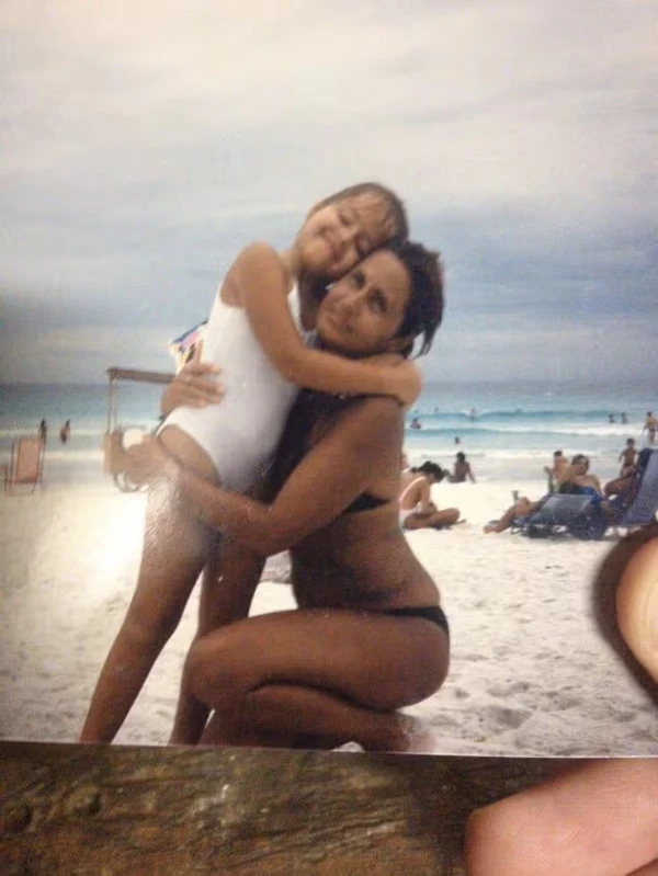 Ana Paula com a mãe em foto compartilhada por uma de suas irmãs por Reprodução/Instagram