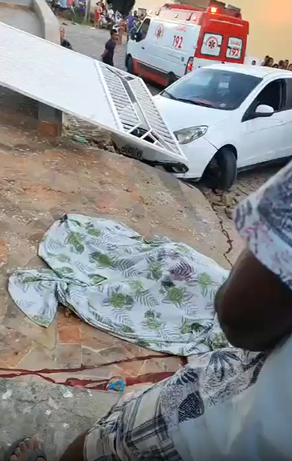 Avó e neto estavam na porta de casa quando foram atingidos por Reprodução/Bahia Extremo Sul