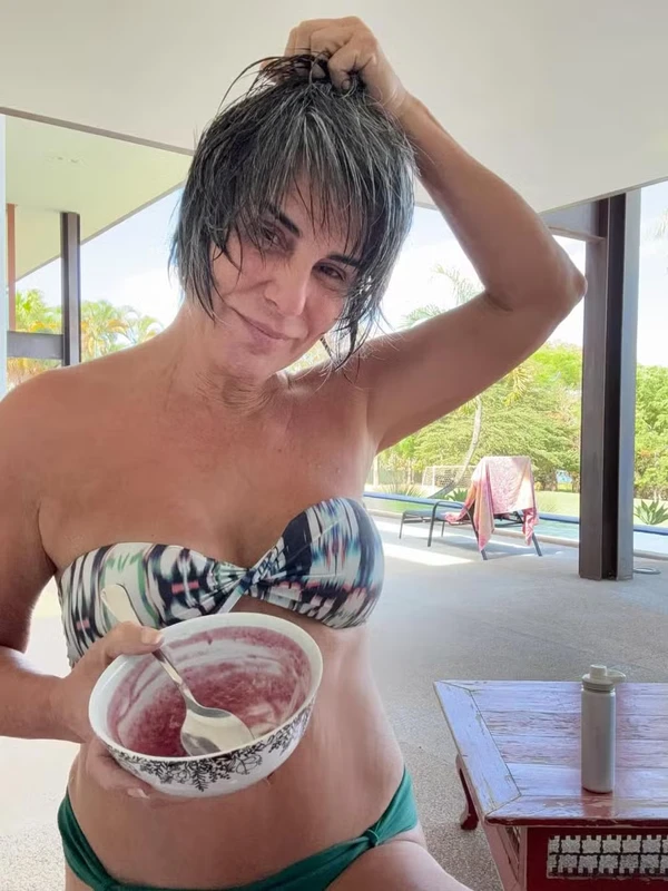 Glória Pires vive nova fase por Reprodução