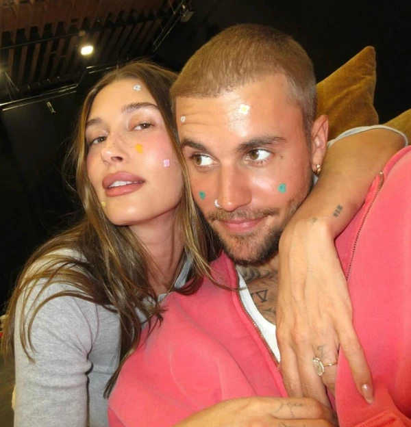 Hailey Bieber e Justin Bieber por Reprodução/Instagram