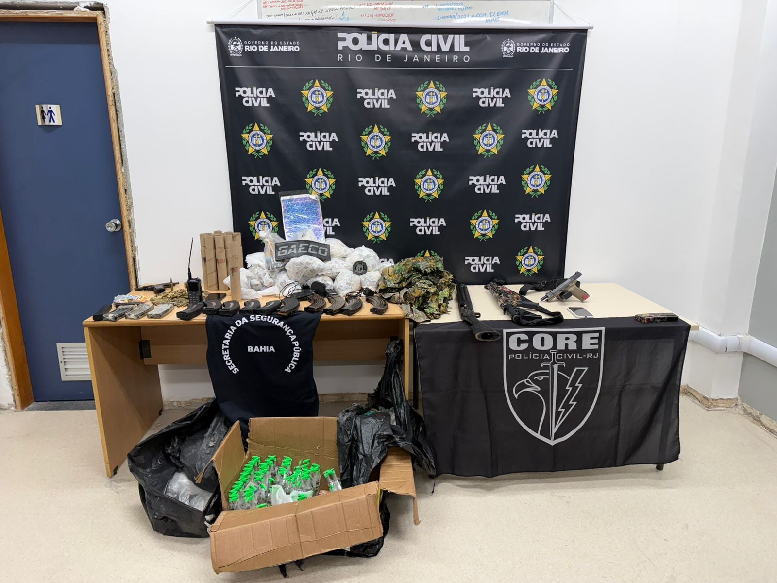 Material apreendido na ação por Divulgação